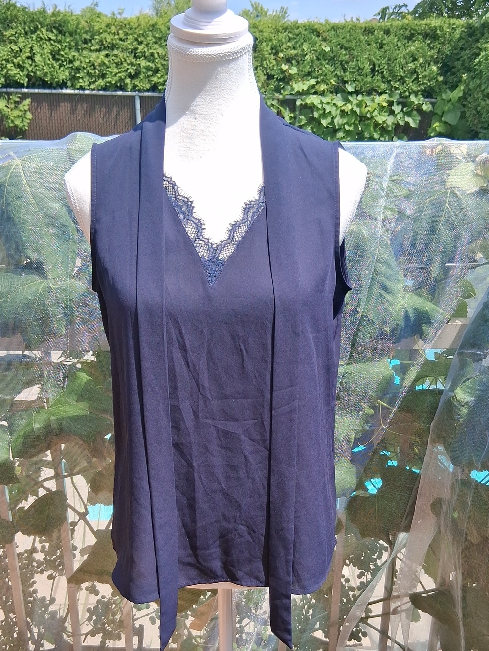 Karl Lagerfeld Navy Sleeveless Lace-Trim V-Neck Camisole
